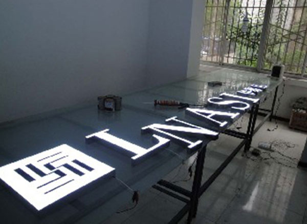 三伏天咸寧亮化工程防暑指南：別讓LED燈變成“電費刺客”！